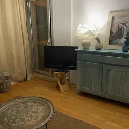 Nice Nest With Balcony Near The Beach Apartment